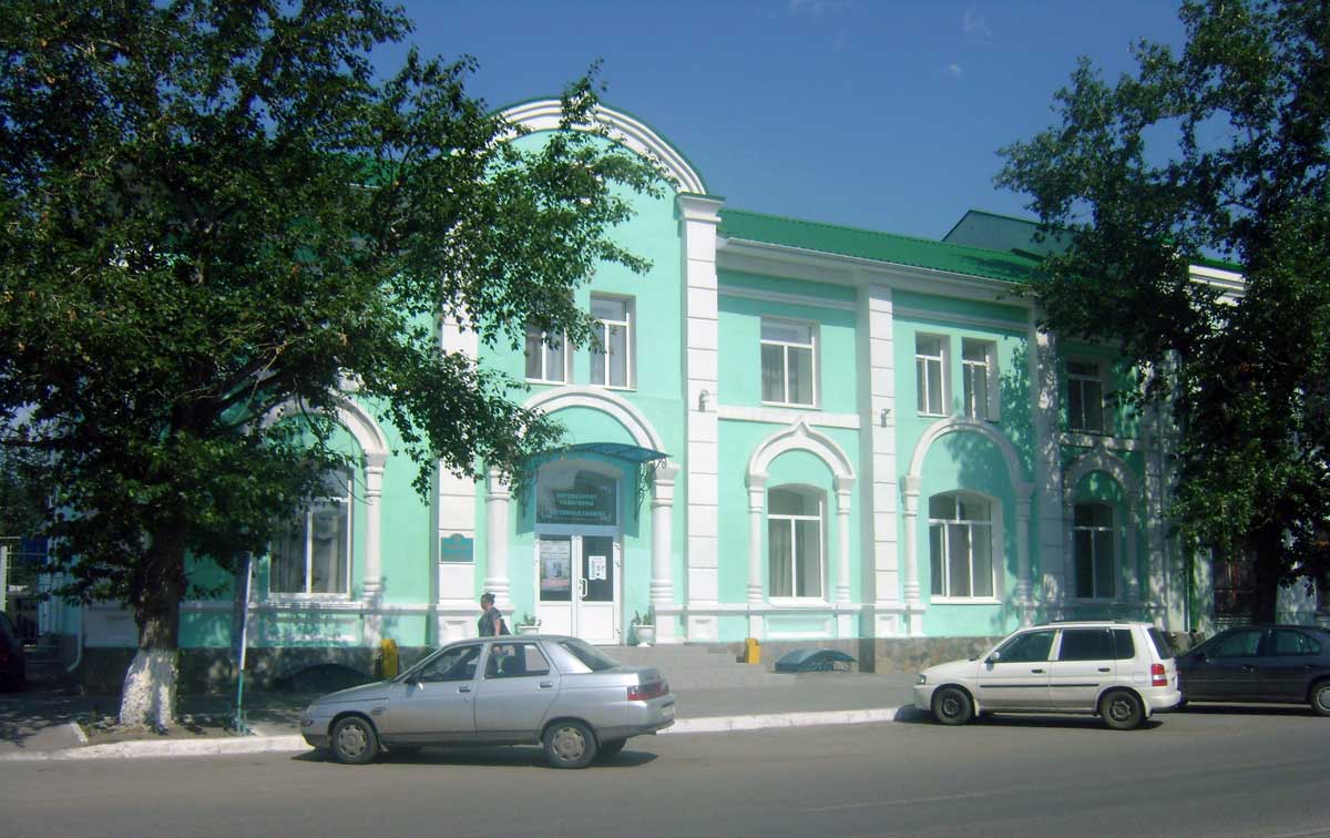 Дом купца Т.А. Каргина, построенный в 1913 году. В настоящее время здесь располагается Кустанайский выставочный зал.  г. Костанай, 2011 г. Фото выполнено Терновой Ю.О.