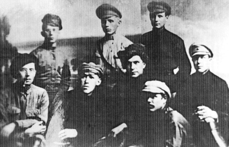 Командиры и политработники первой степной бригады. 1920 г.  ГАКО. Оп.1-П. Ед.хр. 420.