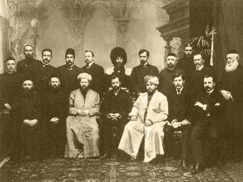 Мусульманская фракция II Государственной думы России. Фото из фонда Костанайского областного историко-краеведческого музея. г. Костанай, 2011 г.