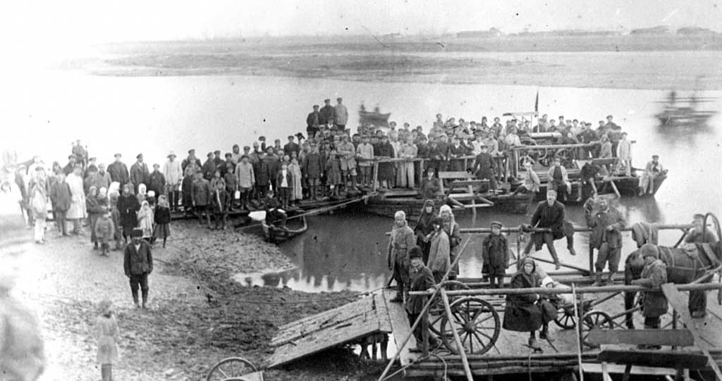 Переправа на реке Тобол.  г. Кустанай, 1906 г. Фото из фонда Костанайского областного историко-краеведческого музея. г. Костанай, 2011 г.