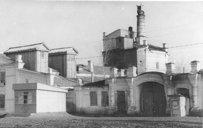 Кустанайский пивзавод.  Здесь в 1920-1925 годах располагалась текстильная фабрика «Красный ткач».  Фото из фонда областного историко-краеведческого музея. г. Костанай, 2011 г.