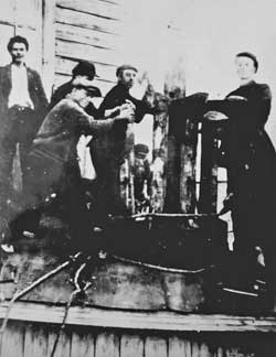 Разрушение Михайловской церкви на одном из социалистических субботников, г. Кустанай 1920 год. Фото. ГАКО. Оп. 1-П. Ед. хр. 238