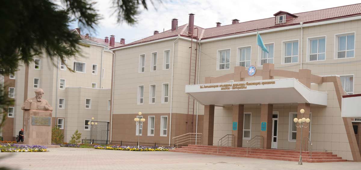 Школа-интернат им. Ы. Алтынсарина. Фото Терновой Ю.О. г. Костанай, 2011 г.