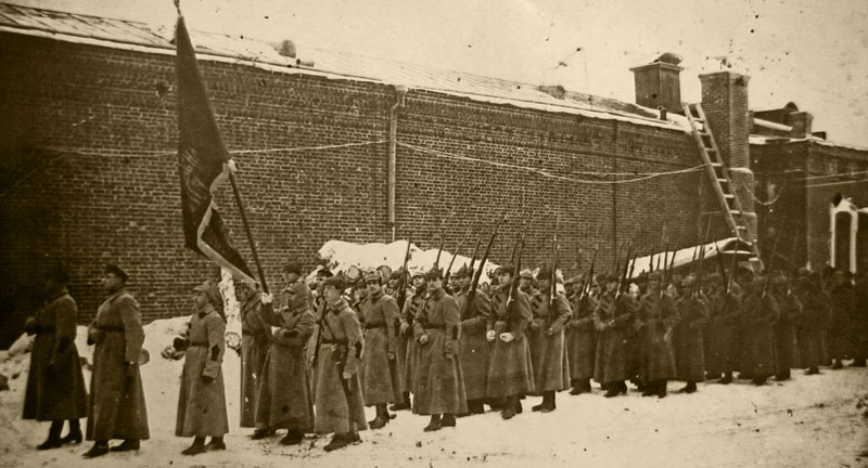 Смотр войск ЧОН (69 пеший дивизион). г. Кустанай, 1923 г. ГАКО. Оп. 1-П. Ед. хр. 190.