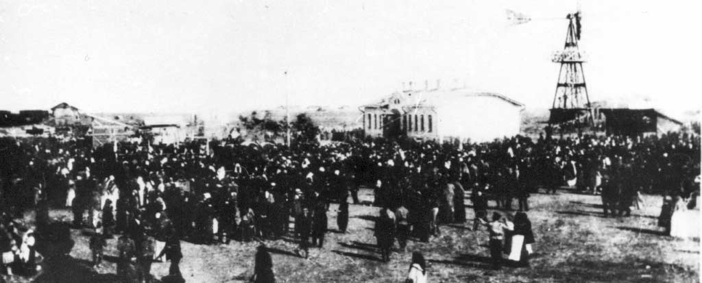 Ярмарка. г. Кустанай, 1907-1908 гг. Фото из фонда Костанайского областного историко-краеведческого музея. Костанай, 2011 г.