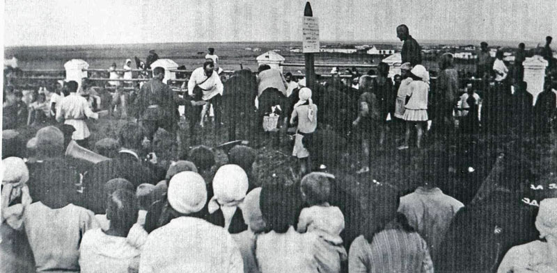 Закладка памятника на братских могилах воинам  погибшим в годы гражданской войны.  г.  Кустанай, Тургайская область, 1919 г.   ГАКО. Оп. 1-П. Ед. хр. 175.